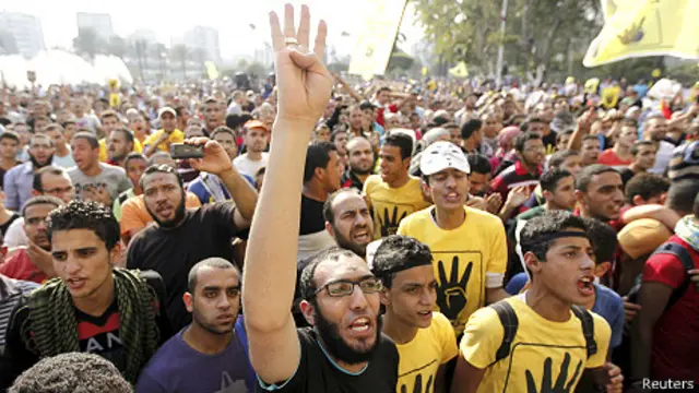 تتواصل المظاهرات منذ عزل مرسي