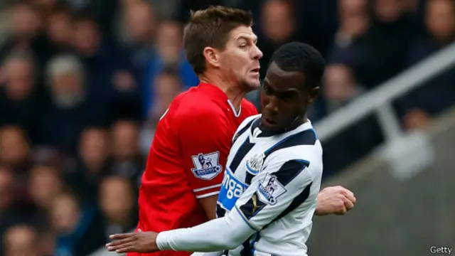 Vurnon Anita dan Steven Gerrard