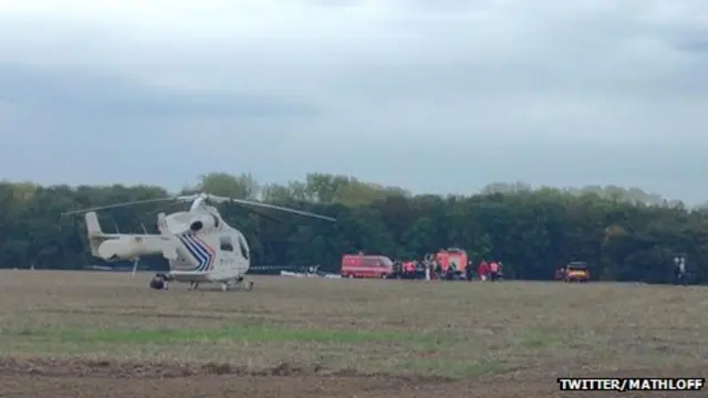 تحطمت الطائرة في حقل بالقرب من قرية مارشوفيليلت.