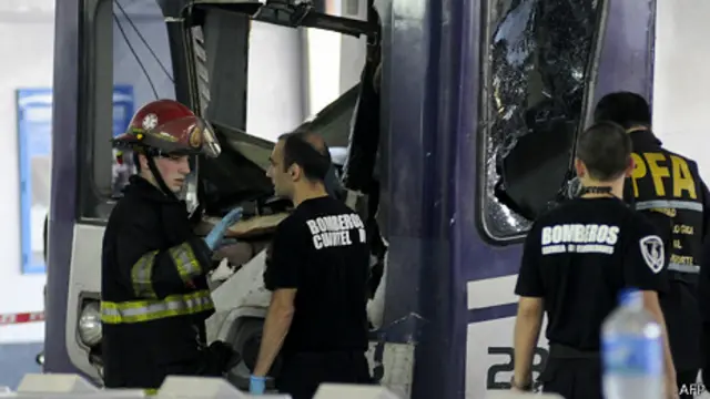 Acidente de tem na Argentina neste sábado (AP)