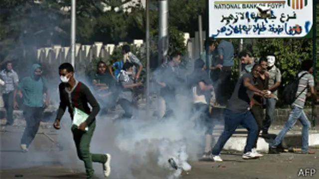 پلیس مصر روز یکشنبه در دانشگاه الازهر با دانشجویان معترض درگیر شد