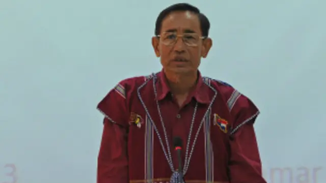 KNU လည်ပတ်နိုင်ဖို့ အစိုးရက အခုလို ကားပါမစ်တွေ ချပေးတာလို့ မန်းငြိမ်းမောင်ပြောပြ