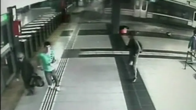 trem bate em estação de Buenos Aires | Reuters