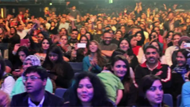 ایک بڑی تعداد میں لوگوں نے اس میں شرکت کی اور اپنے پسندیدہ فنکاروں سے لطف اندوز ہوئے