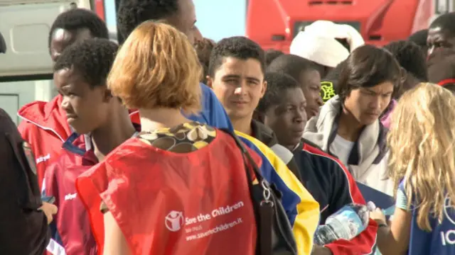 شهدت الجزيرة حادثين مأساويين أوائل أكتوبر/تشرين قتل فيهما ما لا يقل عن 350 مهاجرا.