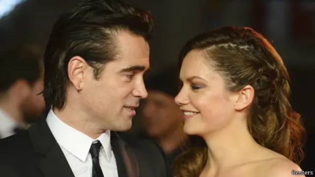 جسد الممثل الإيرلندي كولن فاريل دور والد الكاتبة ترافرز. 