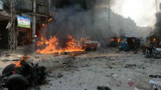 پشاور کے قصہ خوانی بازار میں ہوئے دھماکے میں کم سے کم 42 افراد ہلاک ہوئے تھے