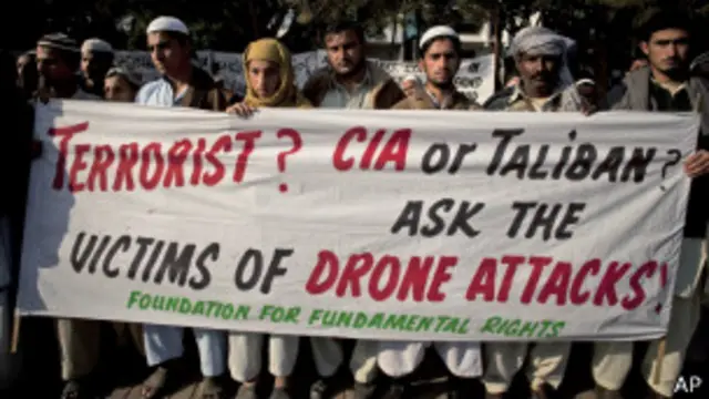 تظاهرات علیه حملات پهبادهای در پاکستان