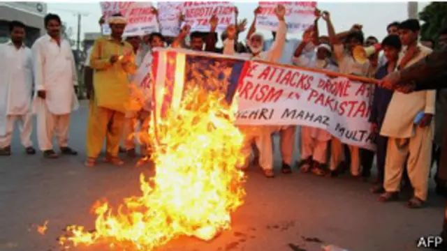 پاکستان میں امریکی ڈرون حملوں کے خلاف احتجاج اور مظاہرے ہوتے رہتے ہیں