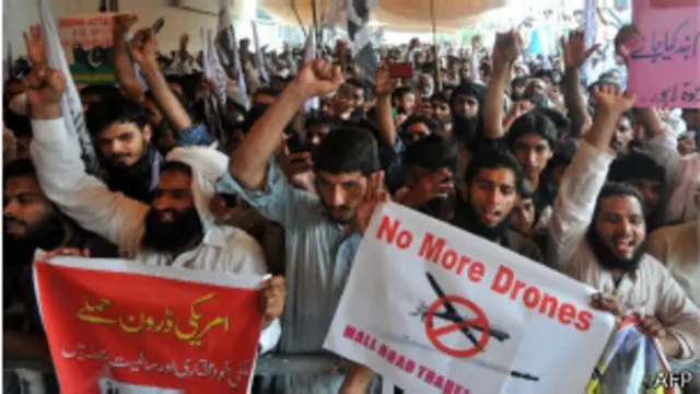 ایمنسٹی انٹرنیشنل کے مطابق پاکستان میں تین سو سے زیادہ ڈرون حملوں میں تقربیاً ڈھائی ہزار افراد ہلاک ہوئے