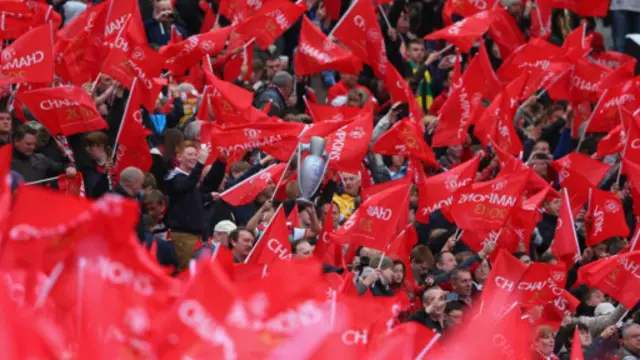 Pendukung Manchester United dalam laga melawan Swansea musim lalu