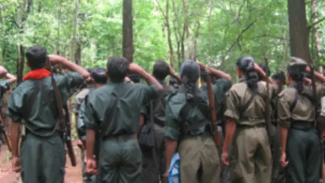 माओवादियों की सलामी