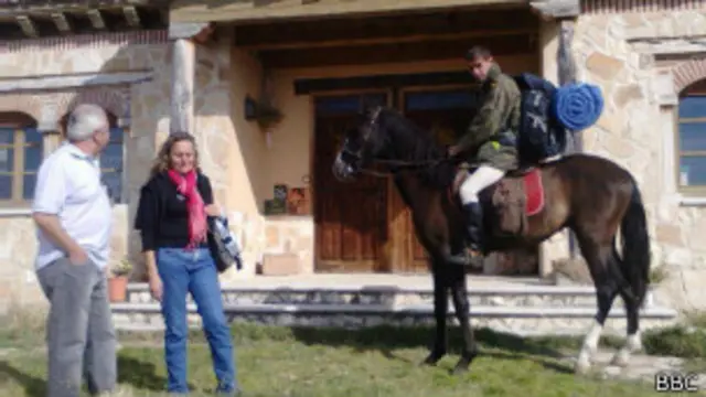 Jesús Jiménez, el joven español que está emigrando a Alemania a caballo