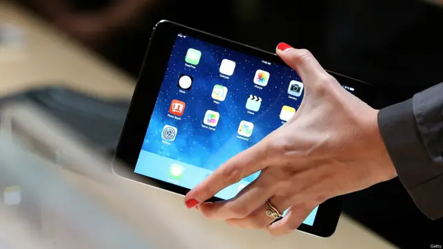 آئی پیڈ ایئر کے ساتھ ساتھ اس کے چھوٹے ’آئی پیڈ مِنی‘ کی بھی تجدید کی گئی ہے جسے اب ریٹنا ڈسپلے کے ساتھ پیش کیا گیا ہے