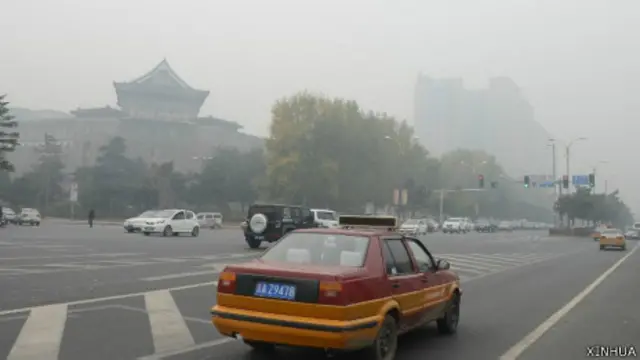雾霾下的吉林长春（新华社图片23/10/2013）