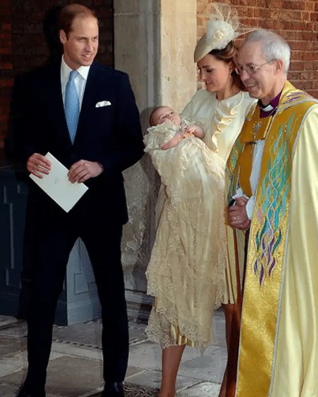 El arzobispo de Canterbury con los duques