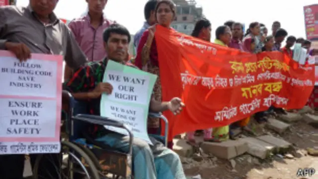 နစ်နာကြေး ရဖို့ ဆန္ဒပြကြတဲ့ အသက်ရှင် ကျန်ရစ်သူများ