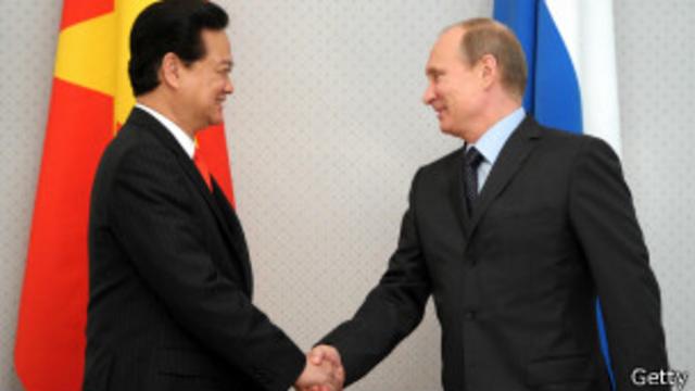 Thủ tướng Nguyễn Tấn Dũng thăm Nga hồi tháng Năm