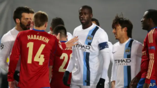 مانچسٹر سٹی کے یایا ٹورے نے شکایت کی تھی کہ وہ نسل پرست زیادتی کا نشانہ بنے تھے