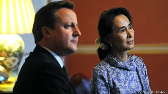 Aung San Suu Kyi mendapatkan perhatian global saat berjuang melawan pihak mliter di Myanmar.