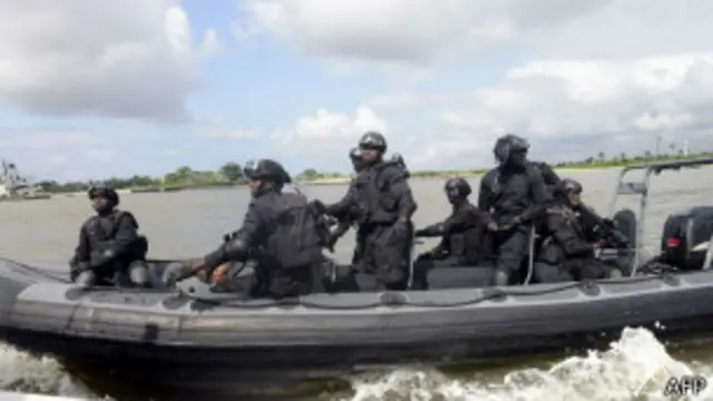 القوات النيجيرية خلال تدريبات على مكافحة الجرائم البحرية