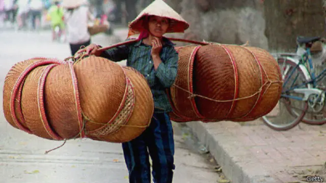 Nhiều năm sau chiến tranh, Việt Nam vẫn nghèo, thiếu thành tựu tầm cỡ thế giới