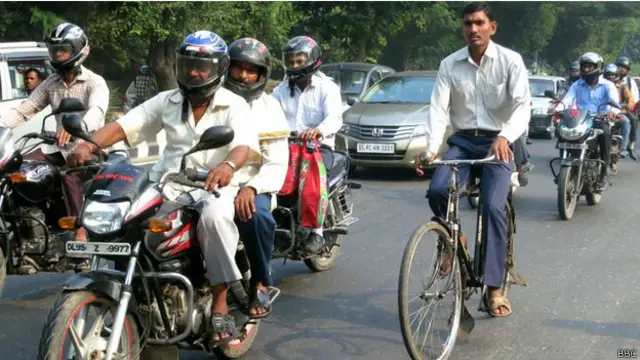 साइकिल, सड़क,कार, भारत