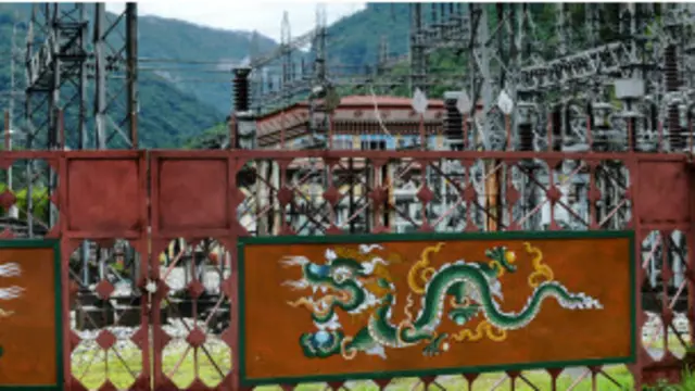 ہمالیائی ملک بھوٹان میں پن بجلی پیدا کرنے کے بہت وسائل ہیں