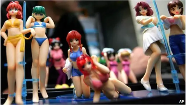 宅男们逃离现实,隐居到虚拟的梦幻世界