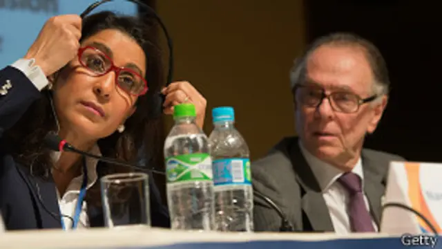 نوال المتوكل رئيسة لجنة التنسيق لألعاب ريو 2016 رفقة أرثر نيوزمن رئيس لجنة التنظيم.