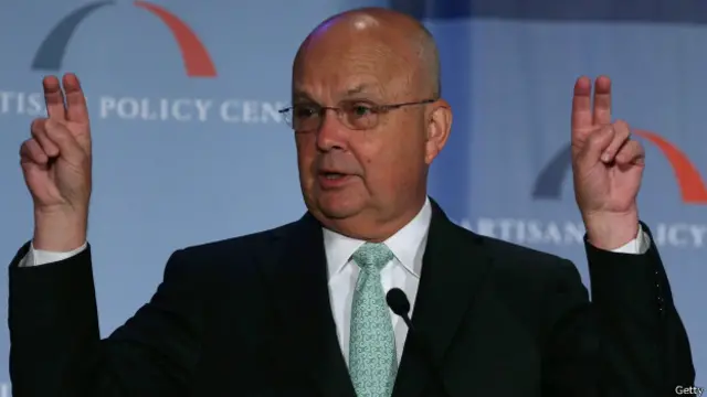 د سي آی اې پخوانی مدیر مایکل هېډن هم د لیک له لاسلیکوونکو دی