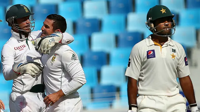 مصباح الحق اور اسد شفیق کے علاوہ دیگر پاکستانی بلے بازوں میں سے کوئی بھی بڑا سکور نہ کر سکا