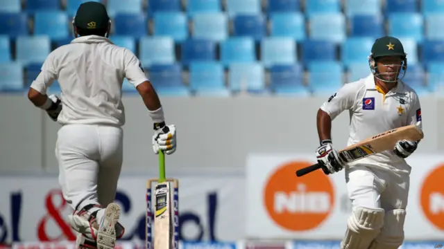 مصباح الحق اور اسد شفیق نے ذمہ دارانہ کھیل کا مظاہرہ کیا اور ان کے درمیان ایک سو ستانوے رنز کی شراکت داری ہوئی