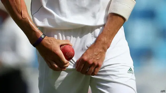 نجم سیٹھی نے کہا کہ آئی سی سی اس بات کی بھی وضاحت مانگیں گے کہ ڈو پلیسی کی جانب سے کی گئی بال ٹیمپرنگ کے واقعے میں انہوں نے کیا دیکھا کہ میچ کی آدھی فیس کا جرمانہ ہی کیا گیا