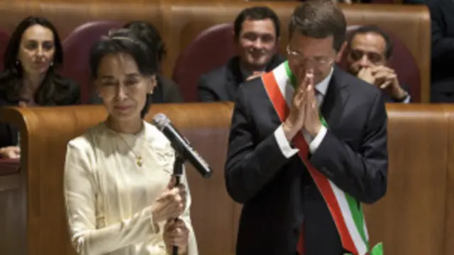 ရောမ မြို့တော်ဝန် Ignazio Marino နဲ့ ဒေါ်အောင်ဆန်းစုကြည် 