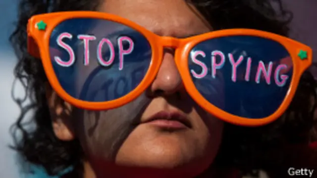 در بیشتر کشورها، فرض بر این است که آمریکا – و بعد از آن هم روسیه – فعالانه مشغول شنودند