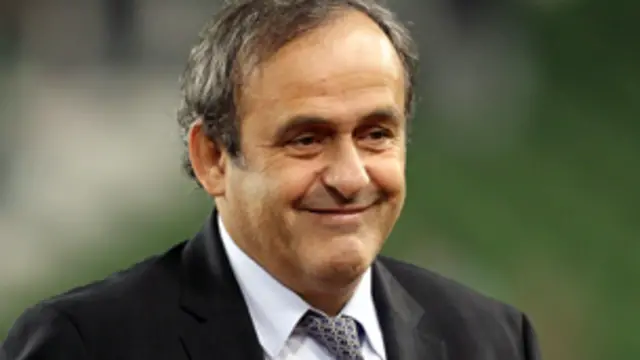 يطمح بلاتيني الى خلافة بلاتر على رأس الاتحاد الدولي