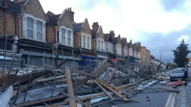 Шторм на юге Англии