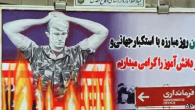 ایران کے بڑے شہروں کی دیواریں برسوں سے امریکہ مخالف پوسٹرز سے آراستہ ہیں