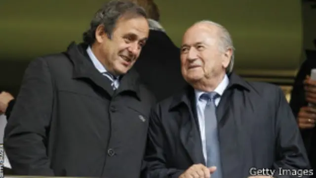 Platini y Blatter conversando