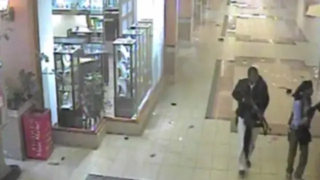 قتل 67 شخصا على الأقل عندما استولى أعضاء من جماعة الشباب على مركز وستغيت للتسوق في نيروبي بكينيا.