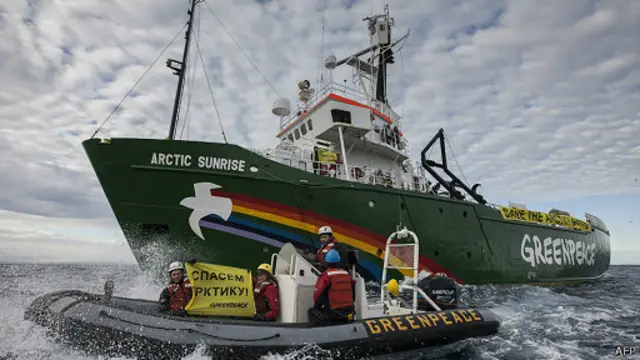 Акция на "Приразломной"