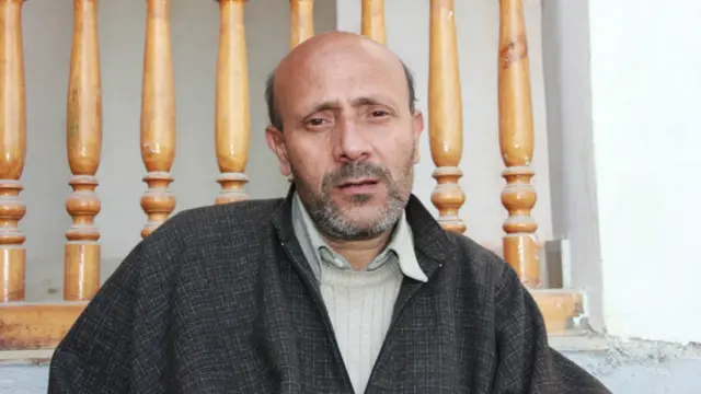 انجینئیر عبد الرشید کنٹرول لائن کے قریبی قصبے لنگیٹ سے رکن اسمبلی ہیں۔ وہ کہتے ہیں کہ ’پوری کنٹرول لائن جہنم بن چکی ہے۔ گولہ باری کے دوران گھروں میں لوگ محفوظ نہیں ہیں اور باہر نکل نہیں سکتے ۔ کشمیریوں کو اس عذاب سے نجات چاہیے۔‘ 