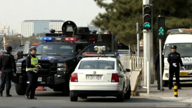 天安門附近的警察(2013年10月30日)