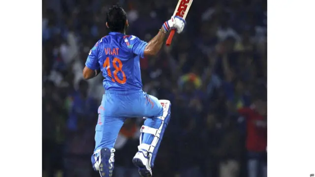 जैसे ही भारत ने ऑस्ट्रेलिया के 351 रन का लक्ष्य हासिल किया, विराट कोहली कुछ यूं हवा में उछल पड़े. 