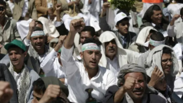 يسيطر الحوثيون على صعدة وبعض أجزاء شمال اليمن. 