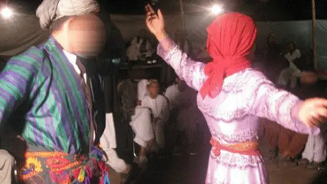 Chiroyli sexy erkaklar va ayollar Keksa ayollar guruhi porno video