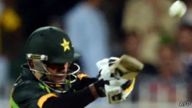 پاکستانی بلے باز شارٹ گیندوں کے خلاف مشکل میں رہے