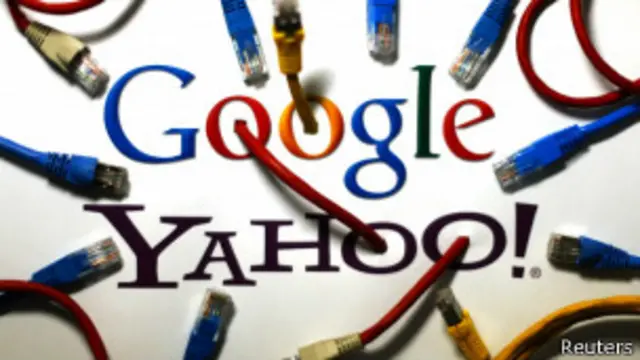 Лого компаний Google и Yahoo с переплетенными кабелями