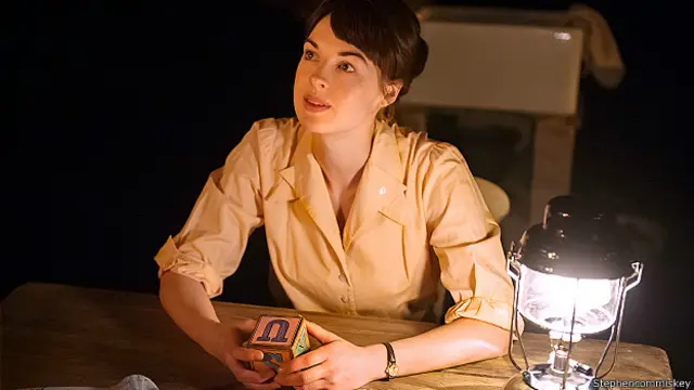 جسیکا راین در نقش بیتی